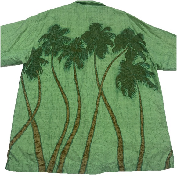 Tommy Bahama Other - Tommy Bahama 100% Silk Men's Large Palm Trees Relax‎ Wood Buttons